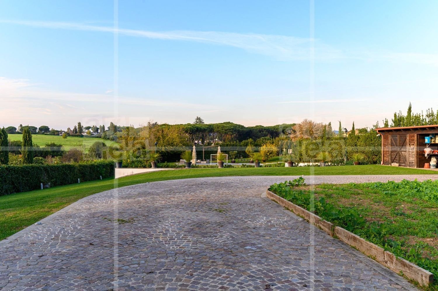 8 bedrooms Villa in Rome, Italy No. 316660