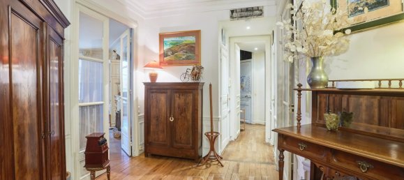 8-salle Appartement à Paris, France No. 166672 6