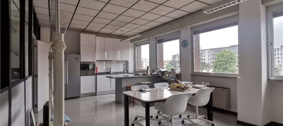 4 rooms Apartment in Rozzano, Italy No. 10427 2