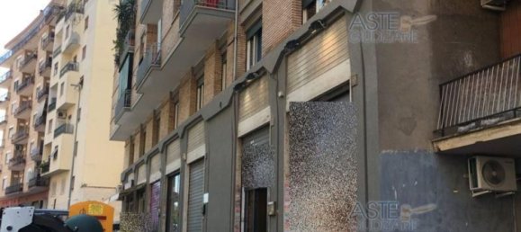 5 rooms Apartment in Rome, Italy No. 290155 3