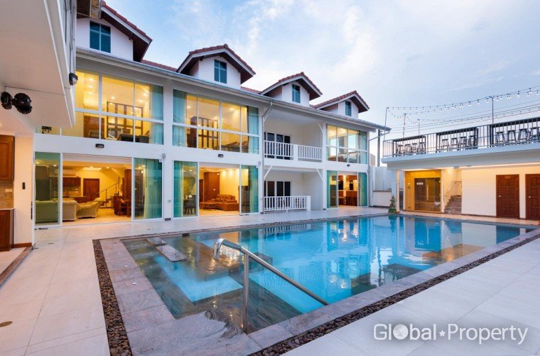 propiedad comercial en venta en Pattaya, Chonburi, Eastern Thailand, Thailand № 142204