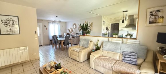 3 bedrooms House in Gironde, France No. 348616 2