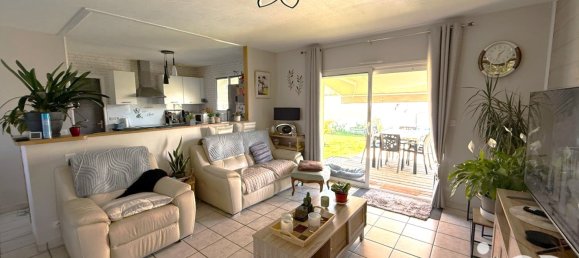 3 bedrooms House in Gironde, France No. 348616 3