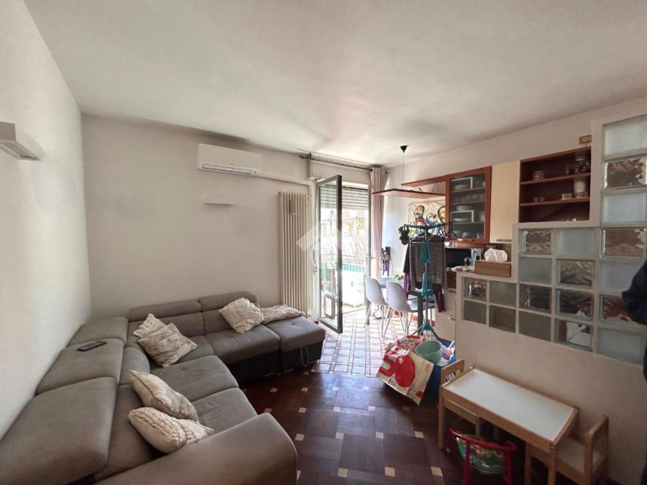 Квартира с 3 комнатами в Монца, Италия № 13546