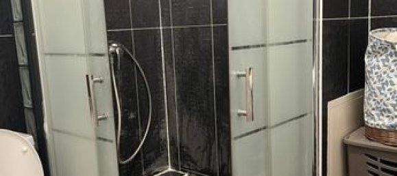 Studio in Paris, France No. 313957 5