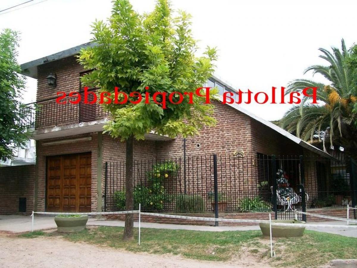 3 bedrooms House in Escobar, Argentina No. 57096