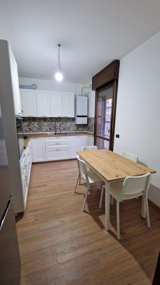 7 rooms House in Ferrara, Italy No. 19179