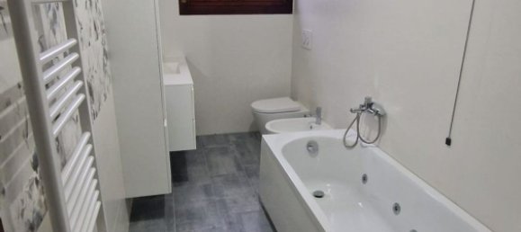 7 rooms House in Ferrara, Italy No. 19179 21