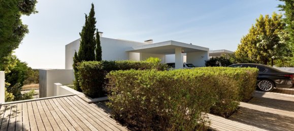 3 bedrooms Villa in Sesimbra, Portugal No. 145210 2