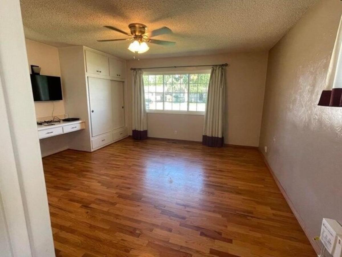 3 bedrooms House in Visalia, USA No. 386311