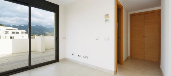 3 bedrooms Penthouse in Marbella, Spain No. 94926 30