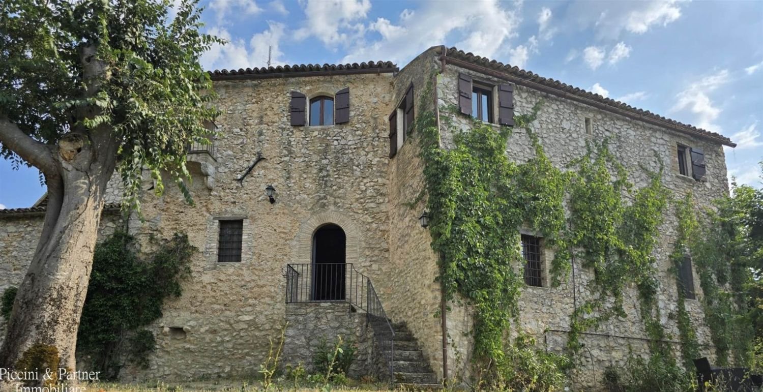 16 bedrooms House in Spoleto, Italy No. 335819