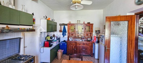 2 bedrooms Villa in Sarzana, Italy No. 277304 8