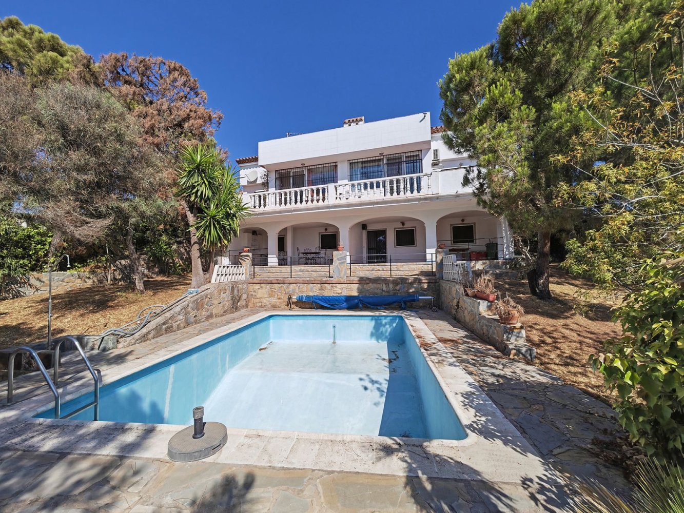 6 bedrooms Villa in Estepona, Spain No. 142766