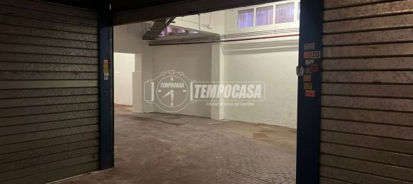  Garage in Rome, Italy No. 274329 5