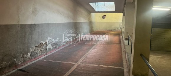  Garage in Rome, Italy No. 274329 8