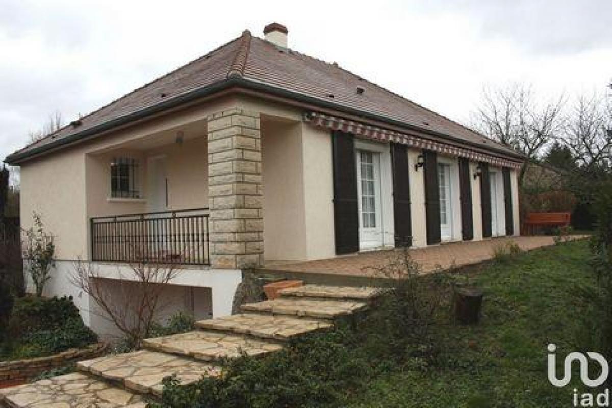 3 bedrooms House in Montargis, France No. 8291