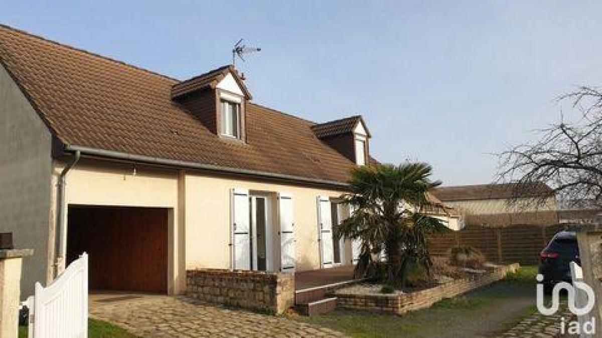 Дом с 5 спальнями в Spay, Франция № 28436