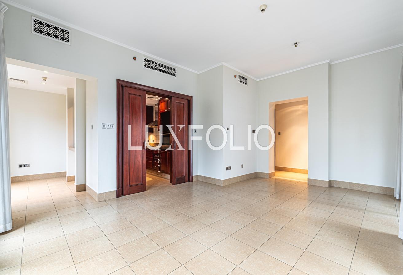 3 bedrooms Apartment in Old Town, UAE No. 100811