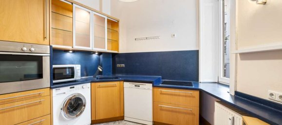 5 rooms Apartment in Eimsbuttel, Germany No. 10658 4