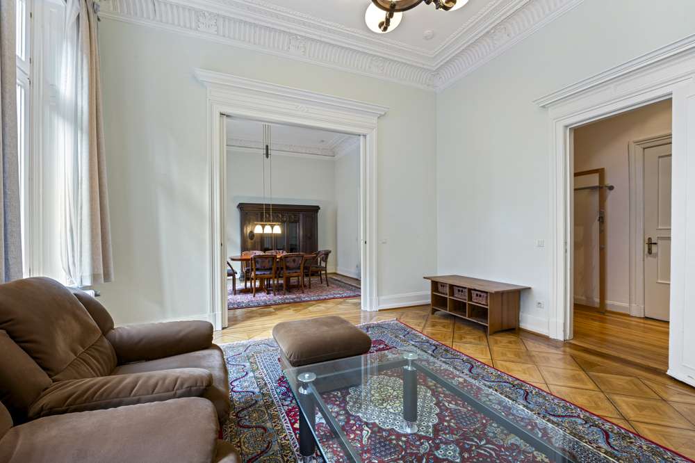 5 rooms Apartment in Eimsbuttel, Germany No. 10658