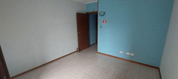  عقار تجاري في Abbiategrasso, Italy 142متر مربع رقم 379201 8