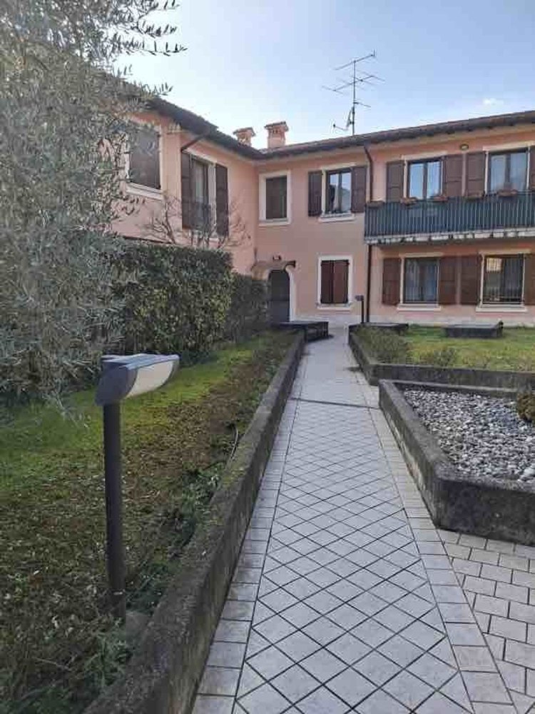 4 غرف نوم شقة في Rezzato, Italy رقم 388627