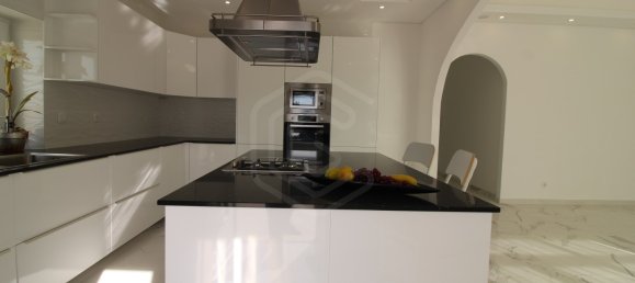 4 bedrooms House in Portimao, Portugal No. 186934 6