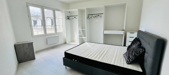 2 chambres Maison à Château-Renault, France No. 80347 3