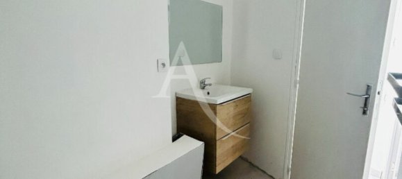 2 chambres Maison à Château-Renault, France No. 80347 4