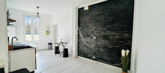 2 chambres Maison à Château-Renault, France No. 80347 2