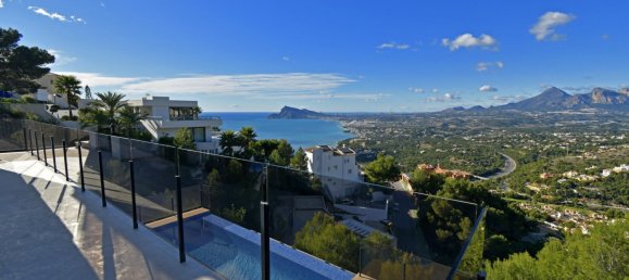 4 bedrooms Villa in Altea, Spain No. 3737 2