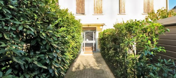 1 bedroom Apartment in Parma, Italy No. 25311 11