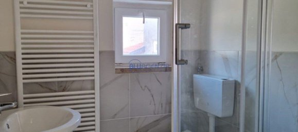 3 bedrooms House in Carrè, Italy No. 359765 6