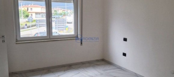 3 bedrooms House in Carrè, Italy No. 359765 4