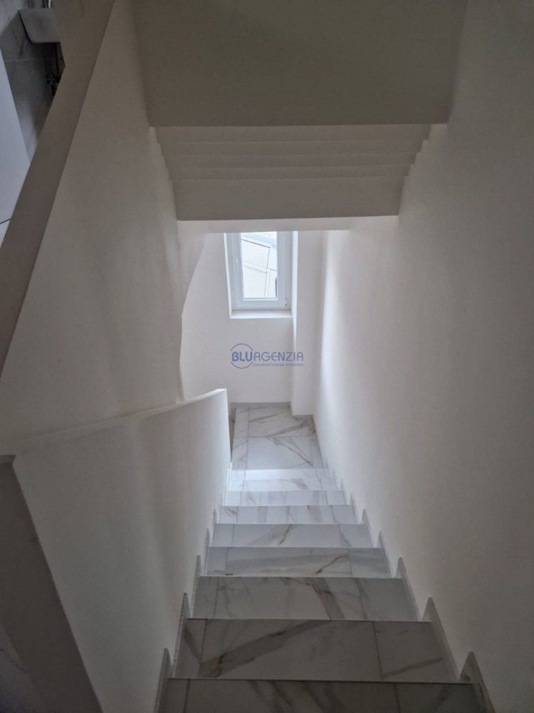 3 bedrooms House in Carrè, Italy No. 359765