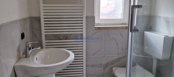 3 bedrooms House in Carrè, Italy No. 359765 5