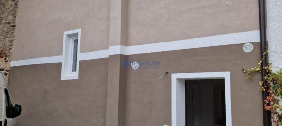 3 bedrooms House in Carrè, Italy No. 359765 11