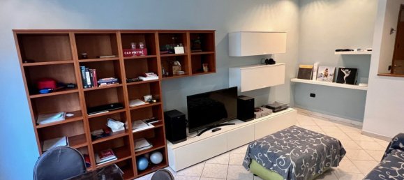 2 rooms Apartment in Rome, Italy No. 261209 8