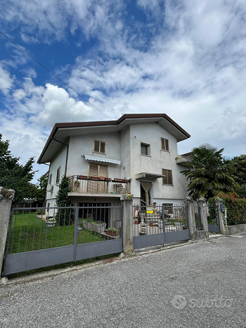 Вилла с 6 комнатами в Порденоне, Италия № 296175