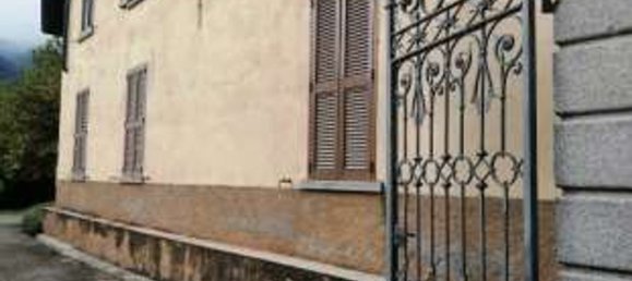 3 rooms Apartment in Como, Italy No. 6818 2
