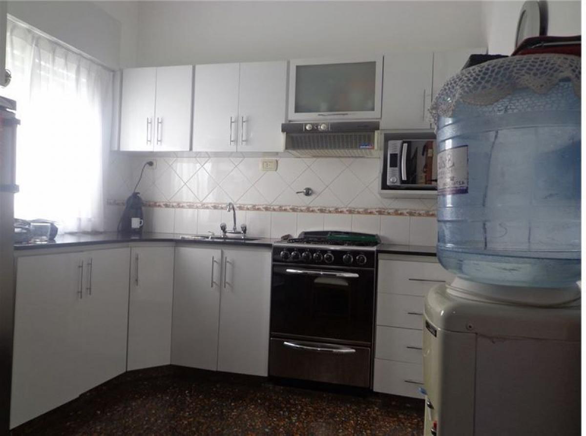 4 chambres Maison à Lanus, Argentina No. 17450