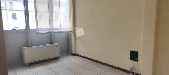 Офис с 4 комнатами в Мачерата, Италия № 25618 2