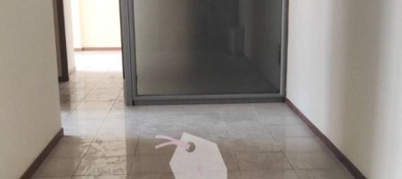 Офис с 4 комнатами в Мачерата, Италия № 25618 6