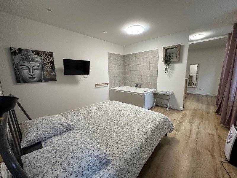 6-Zimmer Gebäude in Dijon, France, Nr. 274422