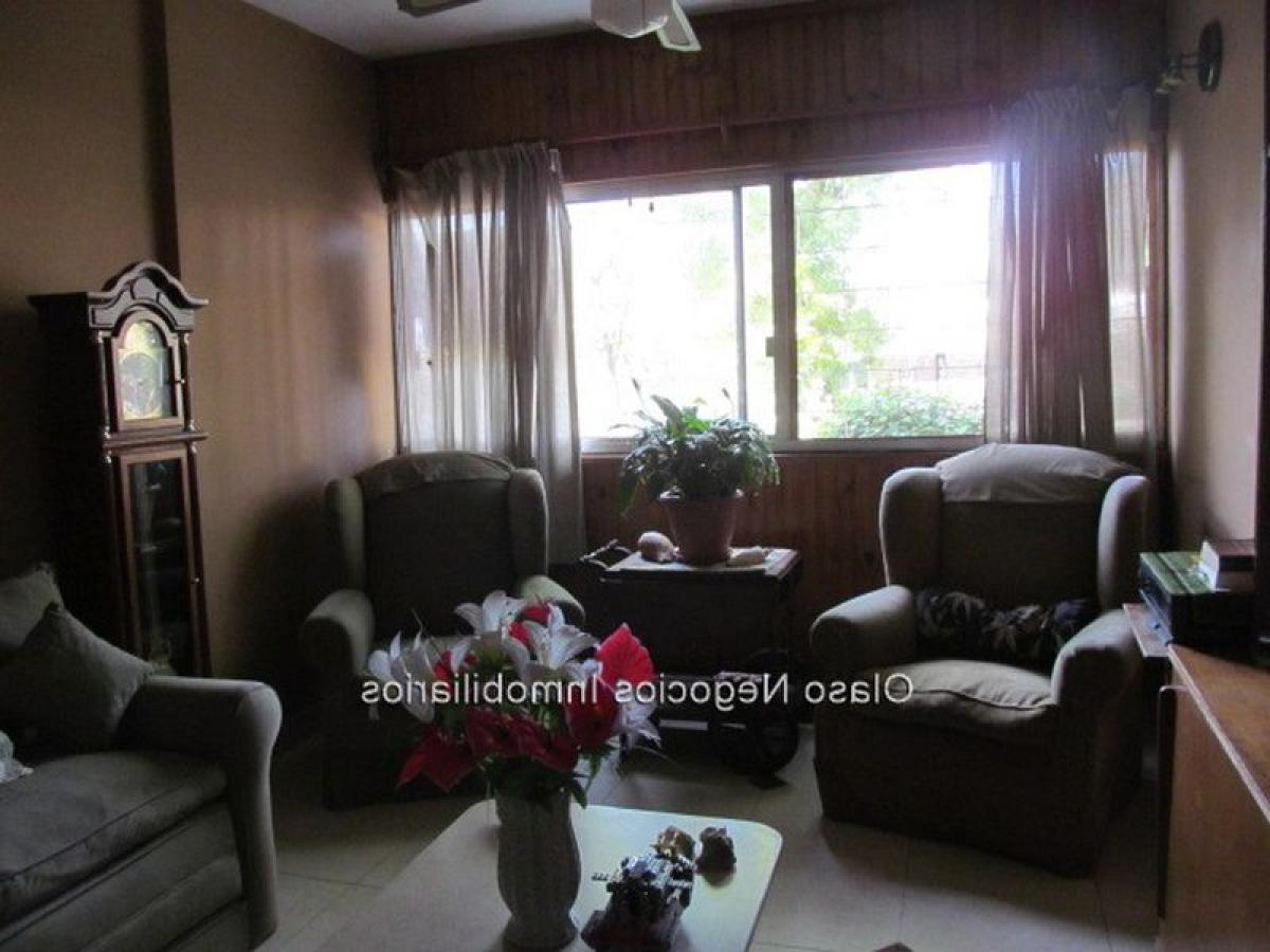 3 bedrooms Apartment in Montevideo, Uruguay No. 1589