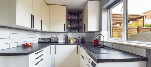 2 Schlafzimmer Haus in Bordon, United Kingdom, Nr. 13855 14