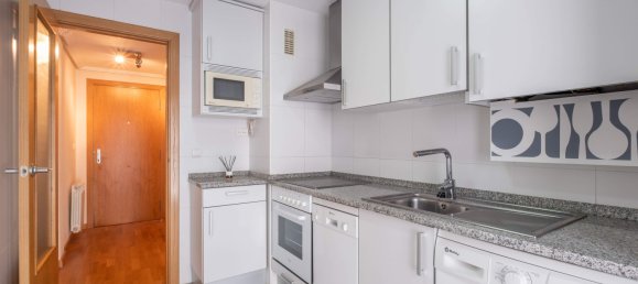 2 bedrooms Apartment in Zaragoza, Spain No. 63215 6