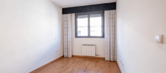 2 bedrooms Apartment in Zaragoza, Spain No. 63215 4