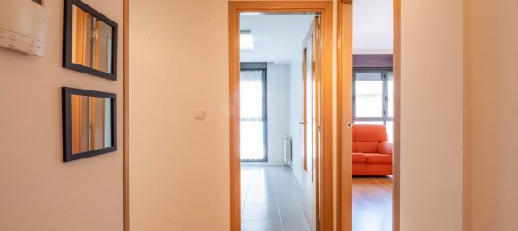 2 bedrooms Apartment in Zaragoza, Spain No. 63215 2